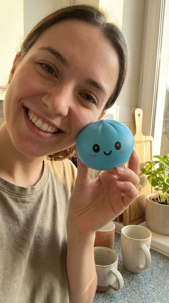 Dumpling Squishy Mystery Box Sorpresa cerca de la cara
