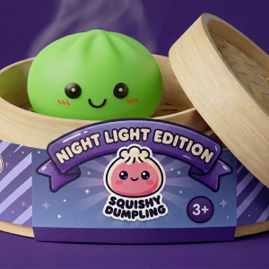 Dumpling Squishy Luz Nocturna Verde en su cesta de vapor de bambú