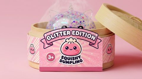 Dumpling Squishy Unicorn Sparkle Blanco en su cesta de vapor de bambú