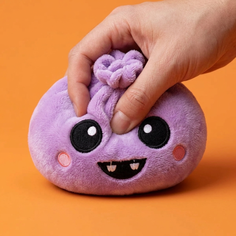 Squishy Dumpling Vampire Halloween Terciopelo — efecto slow-rise, la espuma recupera su forma