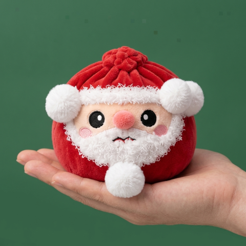 Squishy Dumpling Santa Claus en la mano, tamaño real